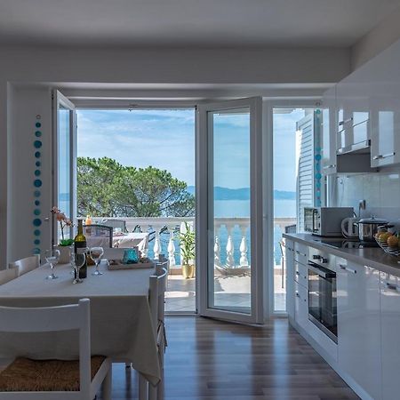 Apartment Bor - On The Beach Малинска Екстериор снимка