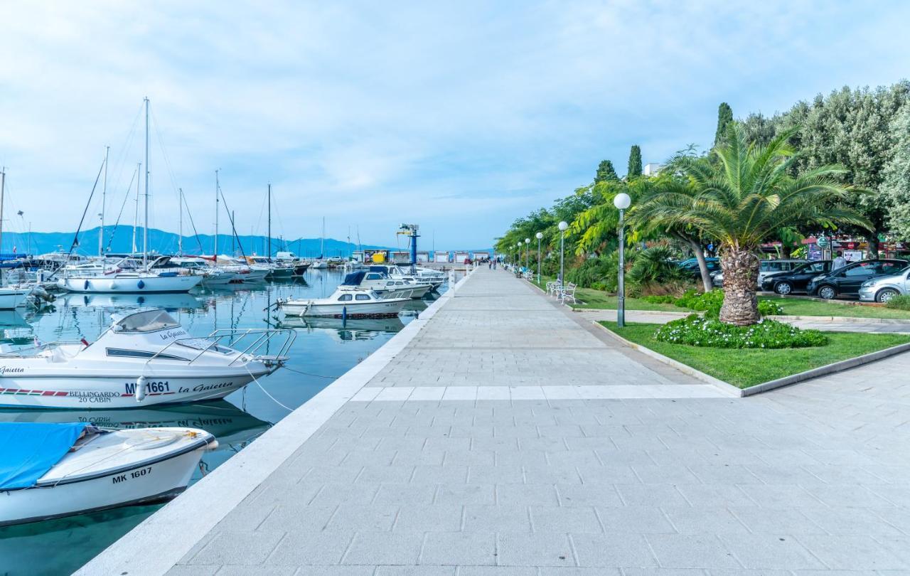 Apartment Bor - On The Beach Малинска Екстериор снимка
